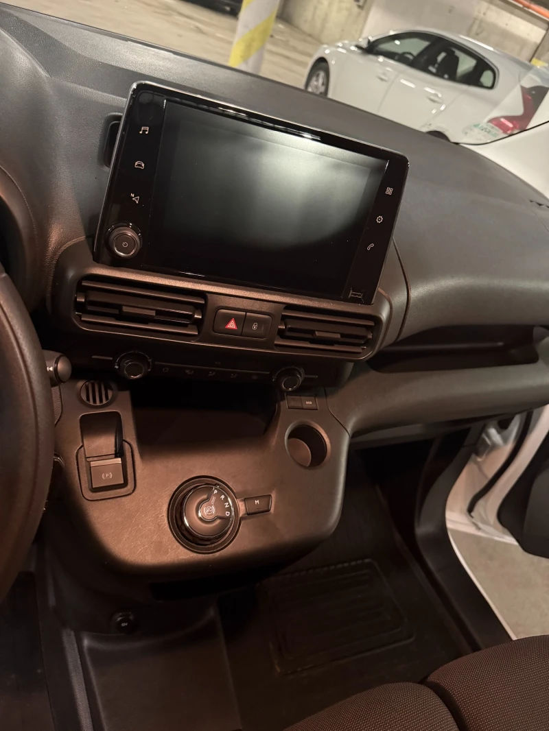 Toyota Proace City 1.5D, снимка 11 - Автомобили и джипове - 52931640