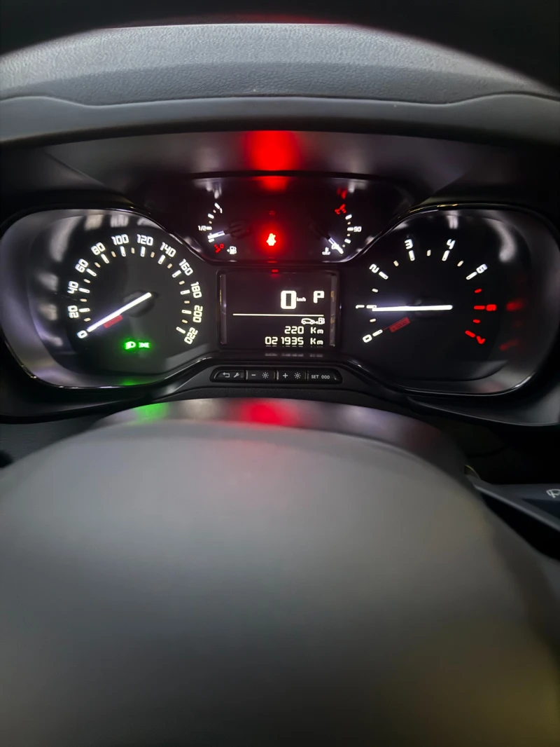 Toyota Proace City 1.5D, снимка 12 - Автомобили и джипове - 52931640