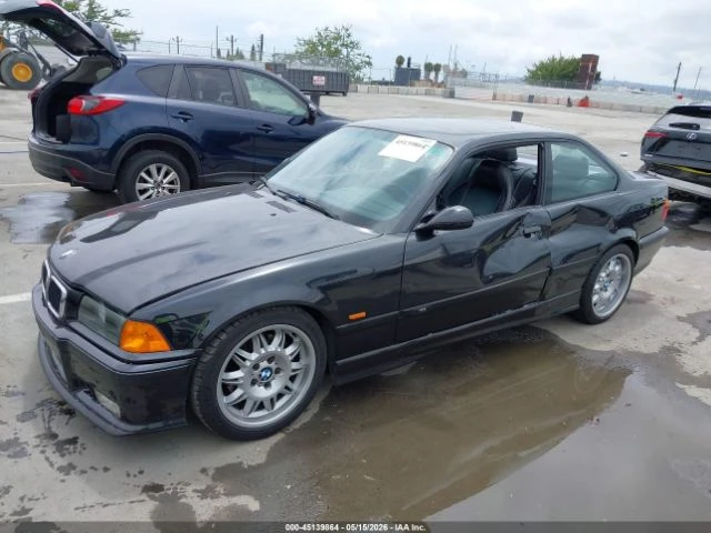 BMW M3 ПЪЛНА СЕРВИЗНА ИСТОРИЯ* КЛИП НА МОТОРА* АВТОКРЕДИТ, снимка 2 - Автомобили и джипове - 54943050