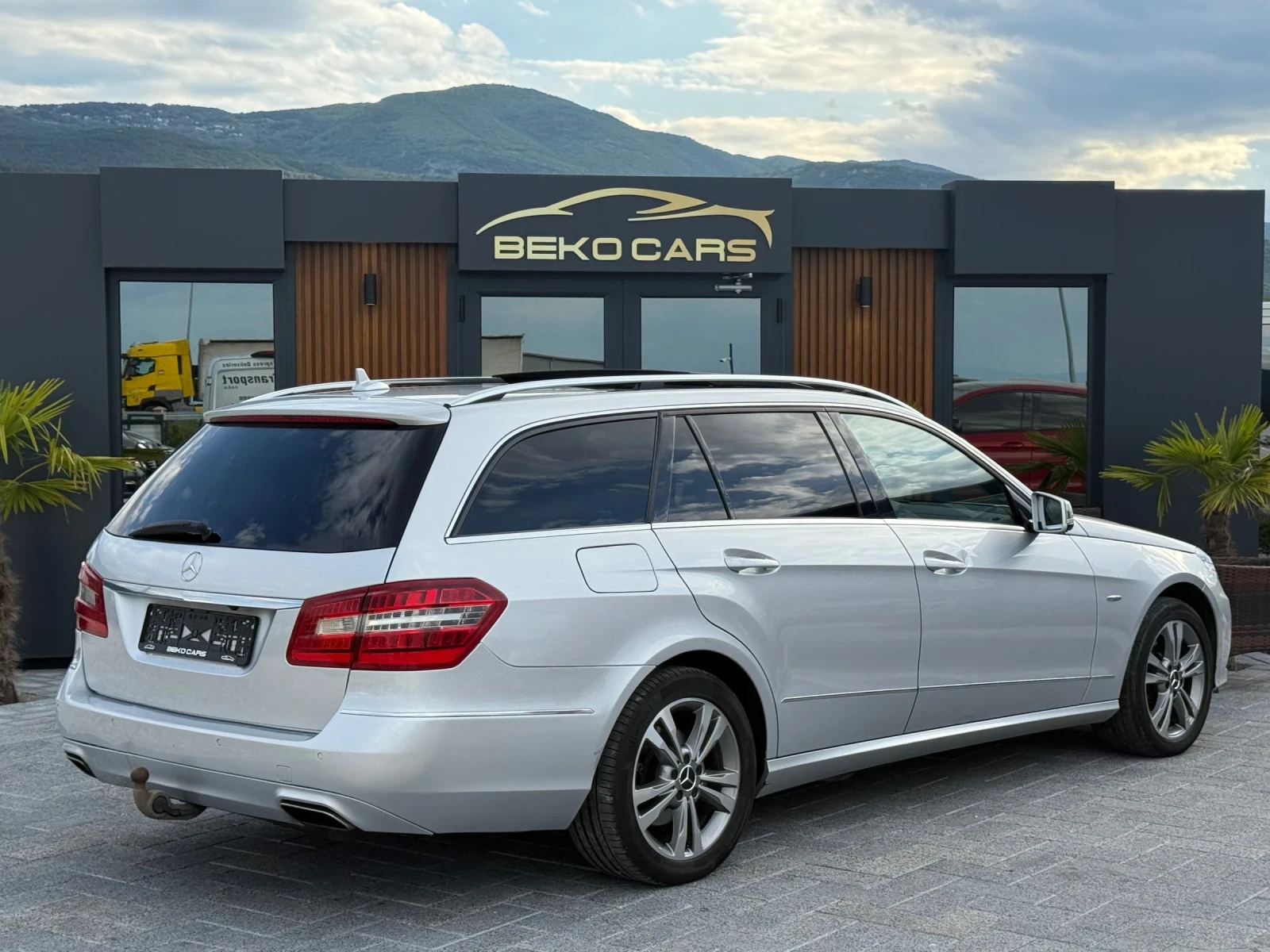 Mercedes-Benz E 350 Масаж/Обдух/Подгрев/Дистроник/нов внос от Белгия! - изображение 5