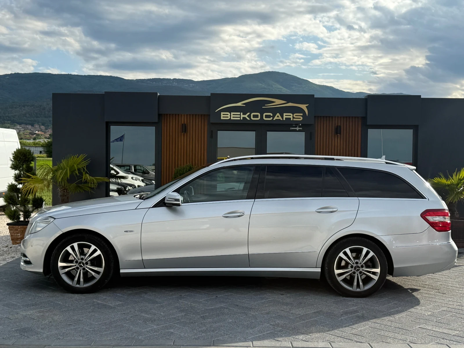 Mercedes-Benz E 350 Масаж/Обдух/Подгрев/Дистроник/нов внос от Белгия! - изображение 8