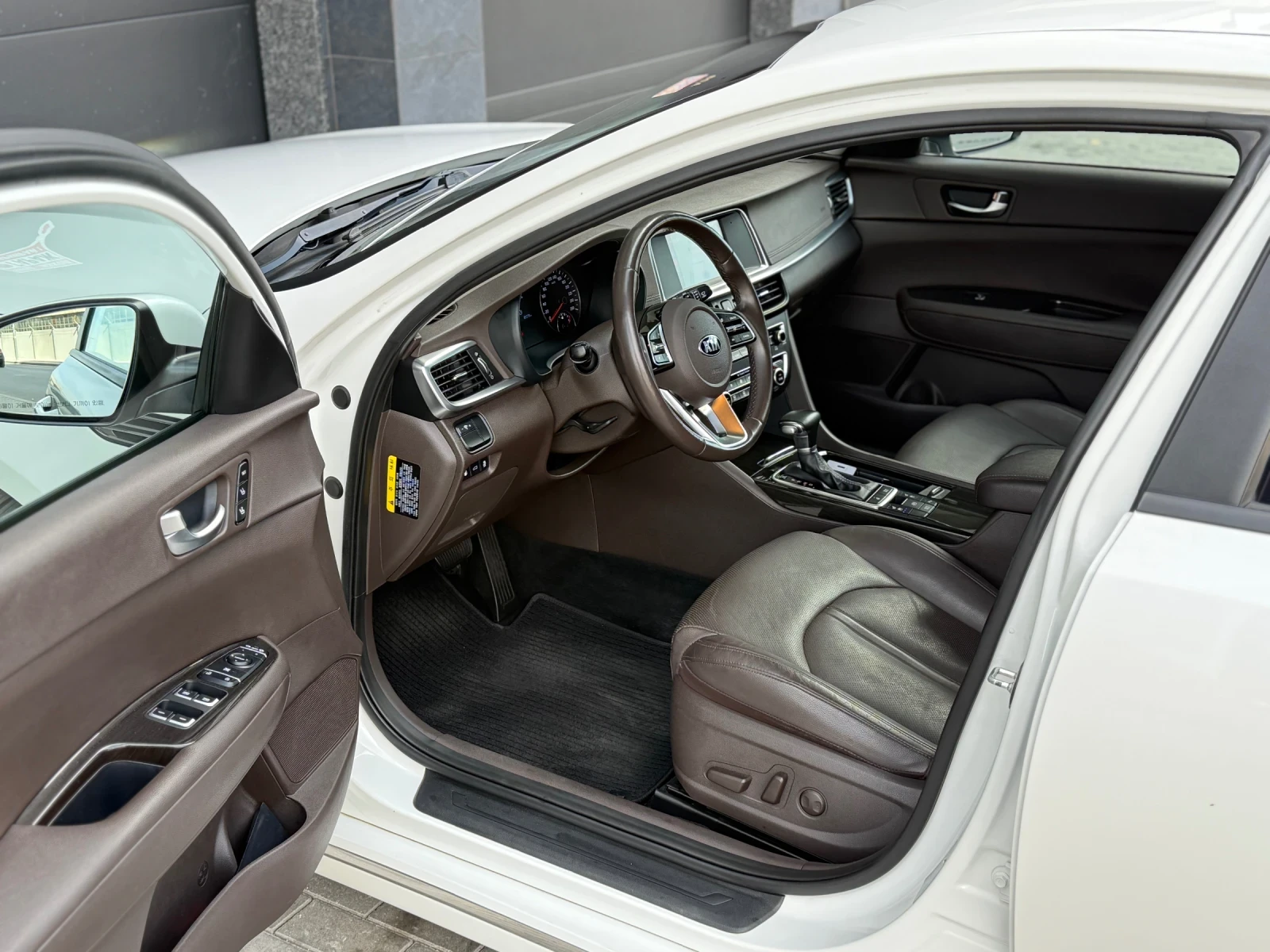 Kia K5 2.0 LPI /88 000 km/CarPlay/Бяла перла/КАСКО/Обдух - изображение 10