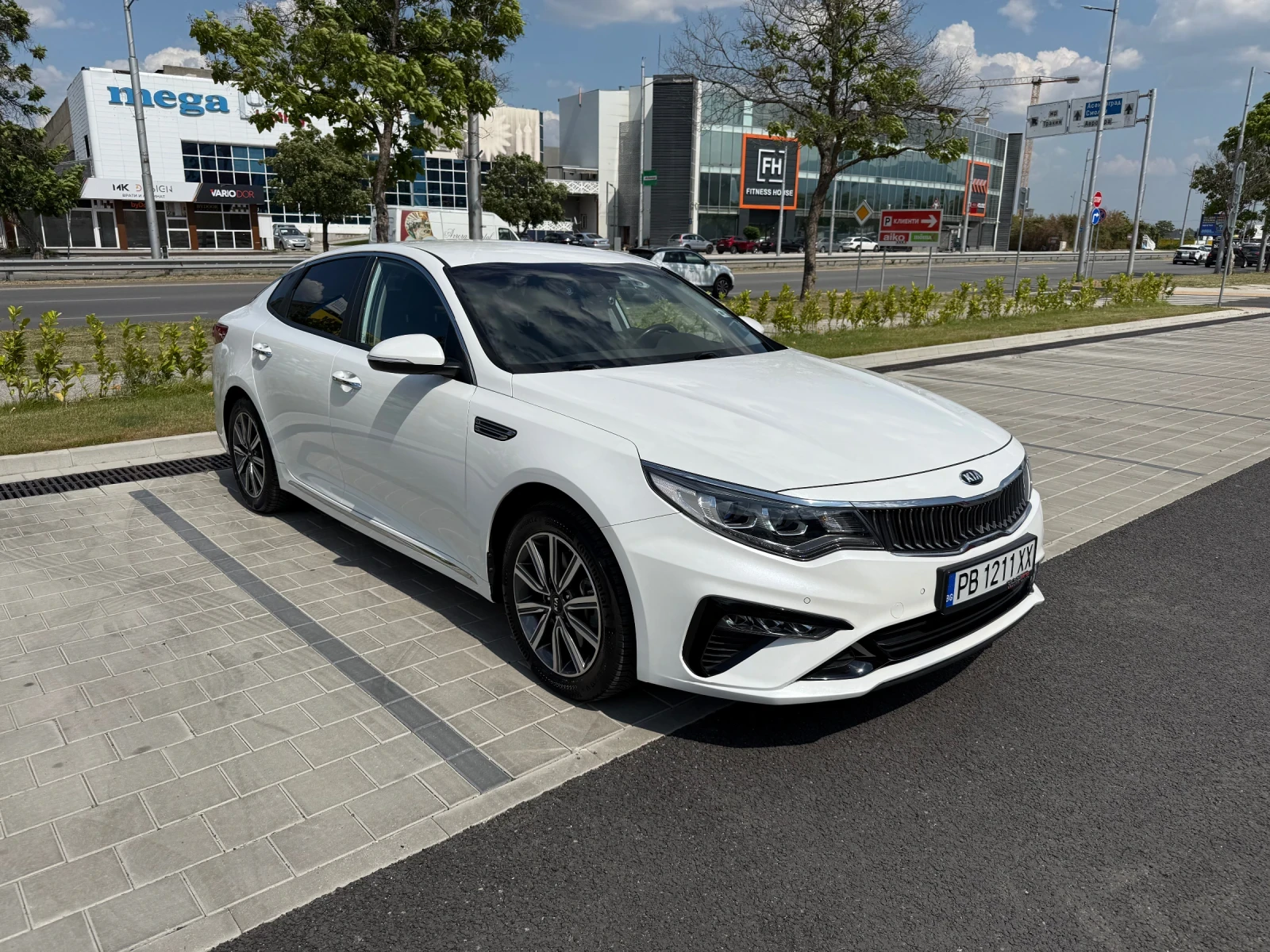 Kia K5 2.0 LPI / Premium /83 000 km/ОТЛИЧНО СЪСТОЯНИЕ - изображение 2