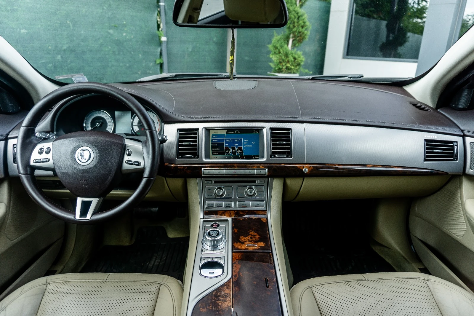 Jaguar Xf 3.0D S - Перфектна! - изображение 10