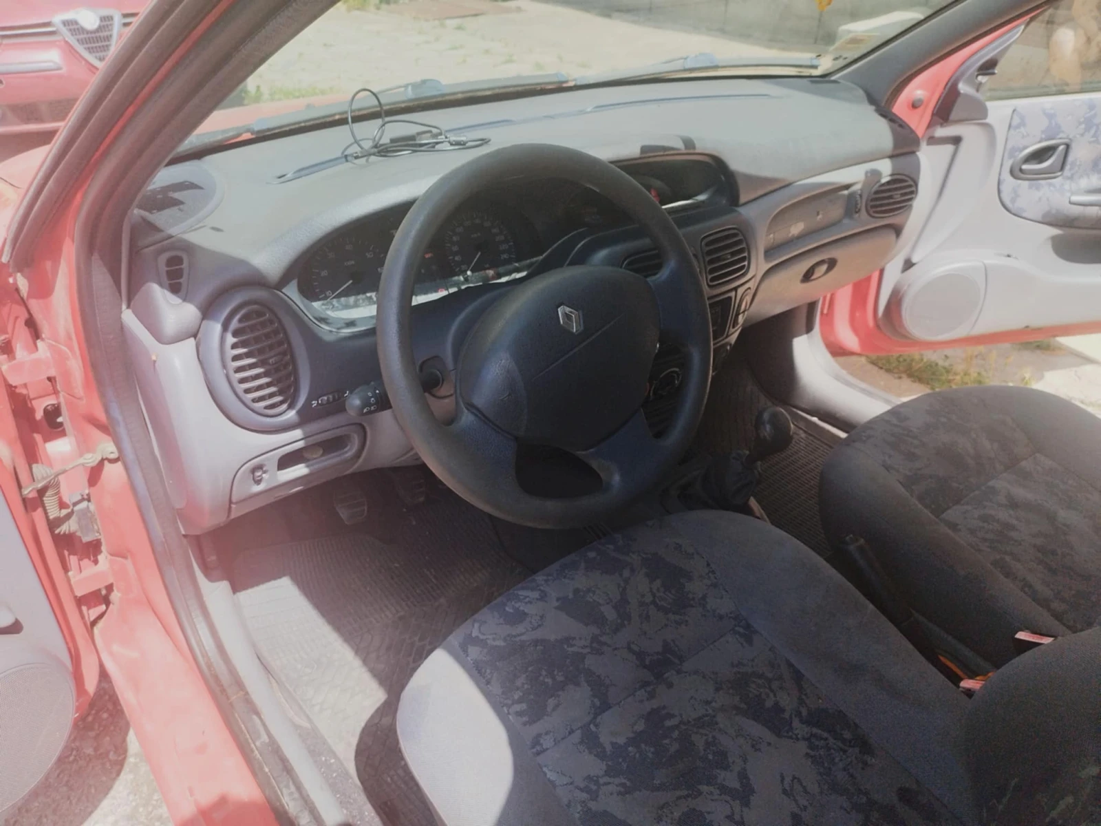 Renault Megane 1.9 - изображение 6