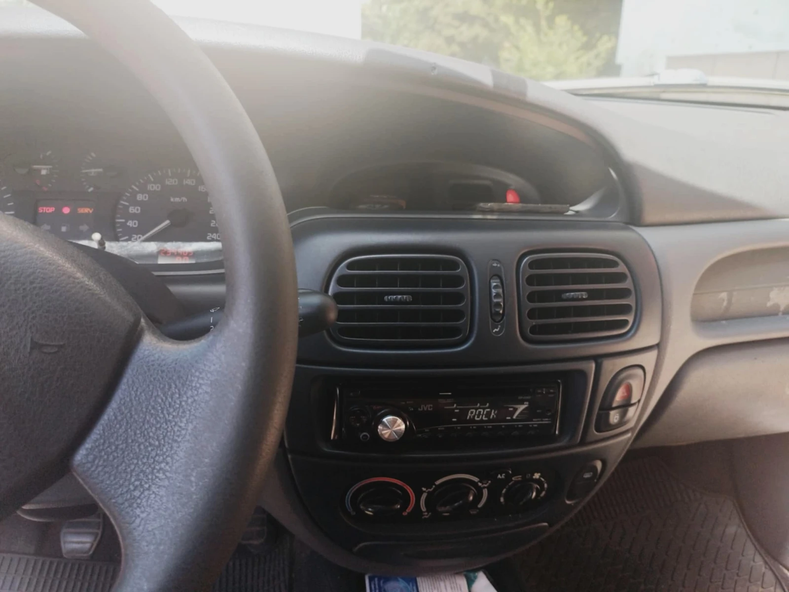 Renault Megane 1.9 - изображение 8