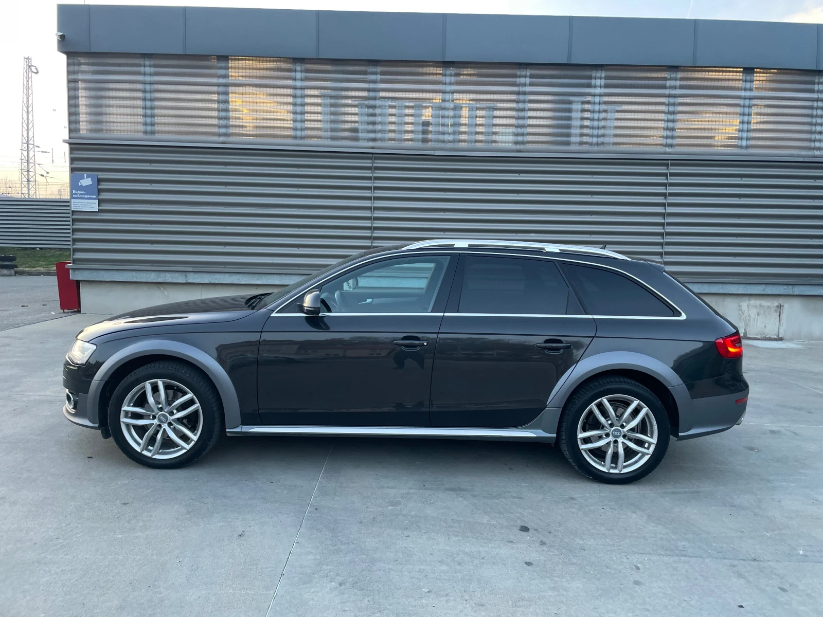 Audi A4 Allroad 2.0TDI FACE 4X4 DISTRONIC NAV ПОДГРЕВ BANG&OLUFSEN - изображение 4