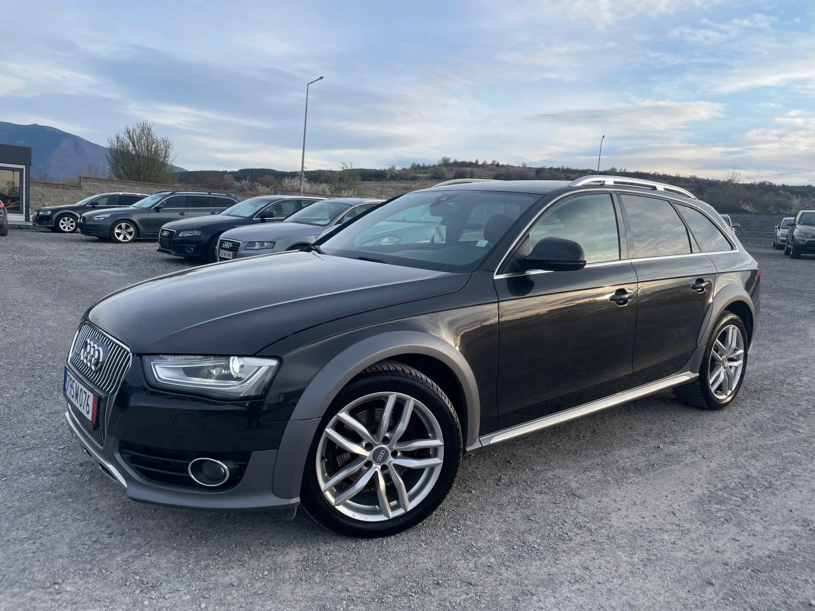 Audi A4 Allroad 2.0TDI FACE 4X4 DISTRONIC NAV ПОДГРЕВ BANG&OLUFSEN