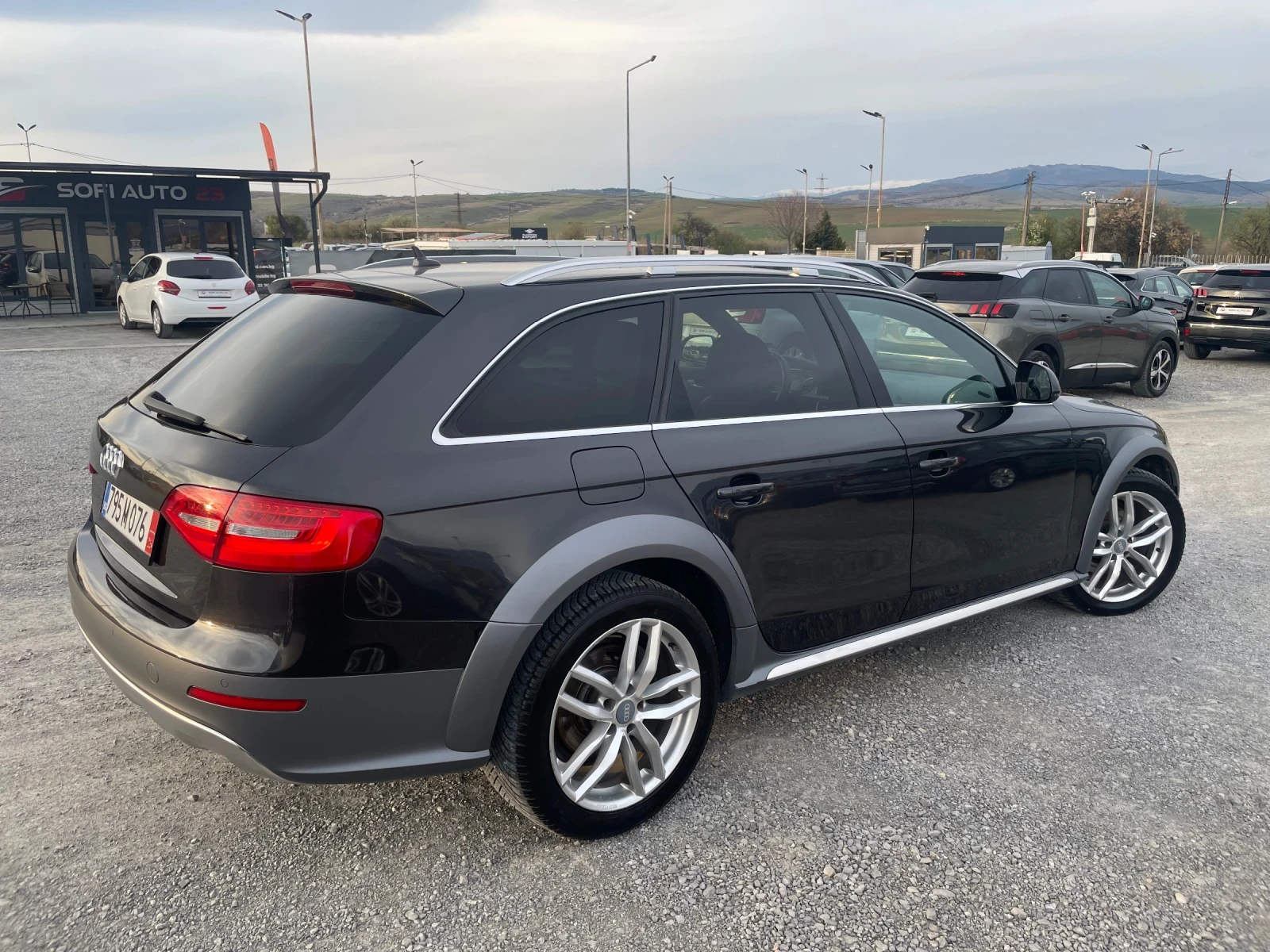 Audi A4 Allroad 2.0TDI FACE 4X4 DISTRONIC NAV ПОДГРЕВ BANG&OLUFSEN, снимка 11 - Автомобили и джипове - 52295717