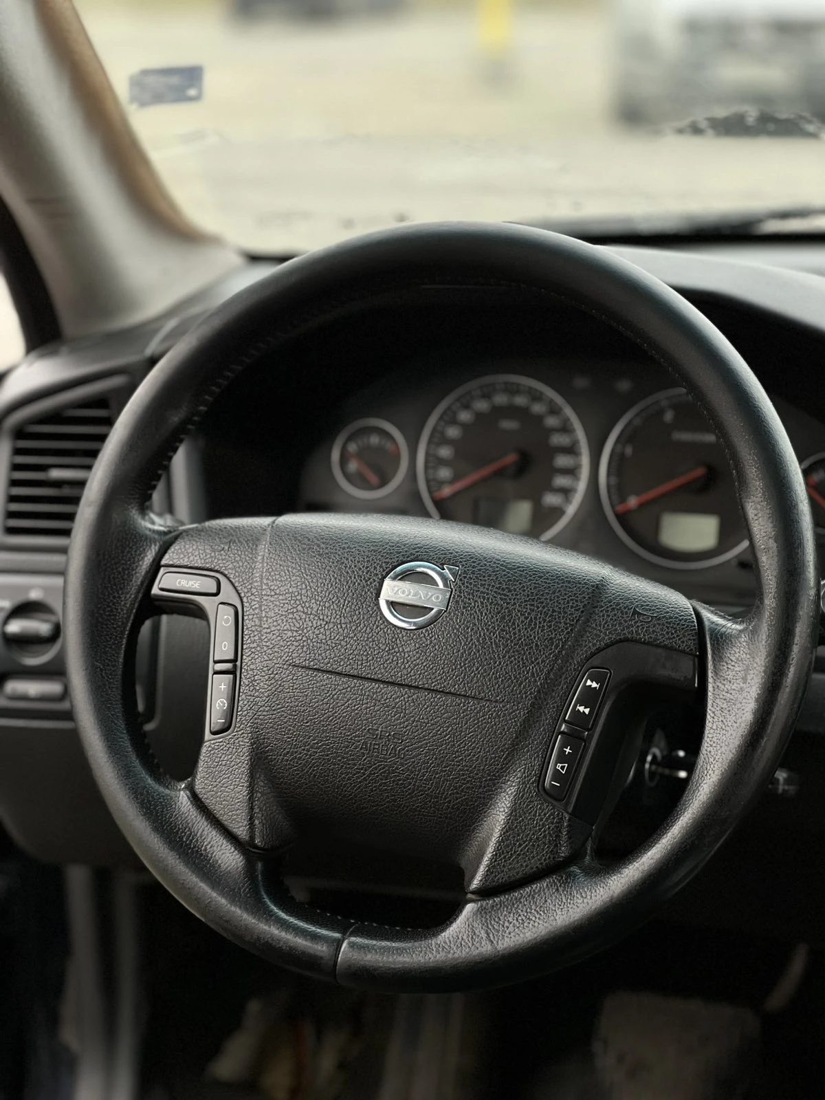 Volvo V70 2 х D5 в 1 - изображение 9