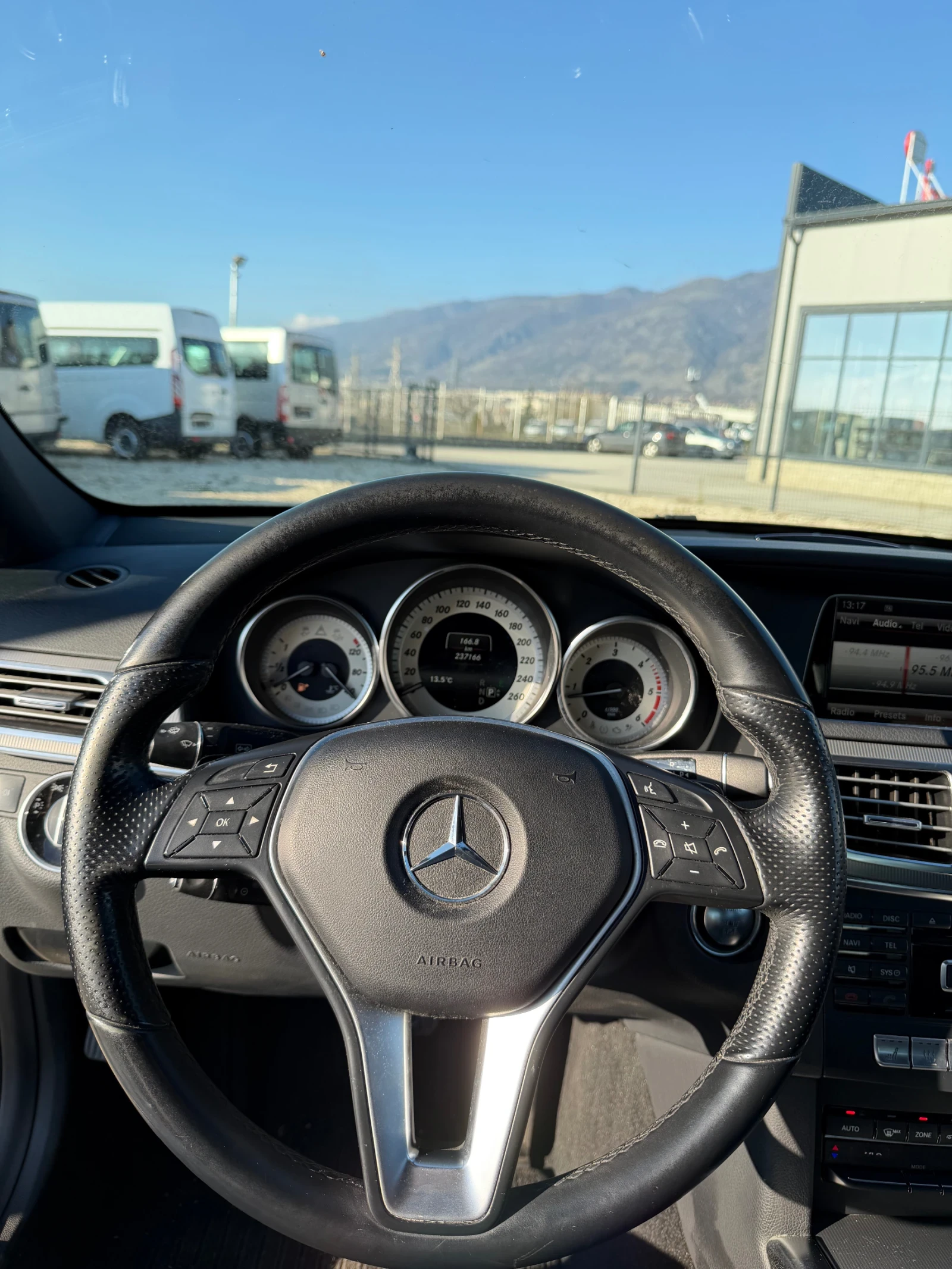 Mercedes-Benz E 350 Full екстри - изображение 9