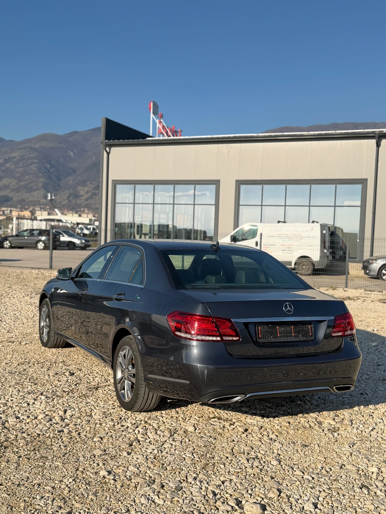 Mercedes-Benz E 350 Full екстри - изображение 4
