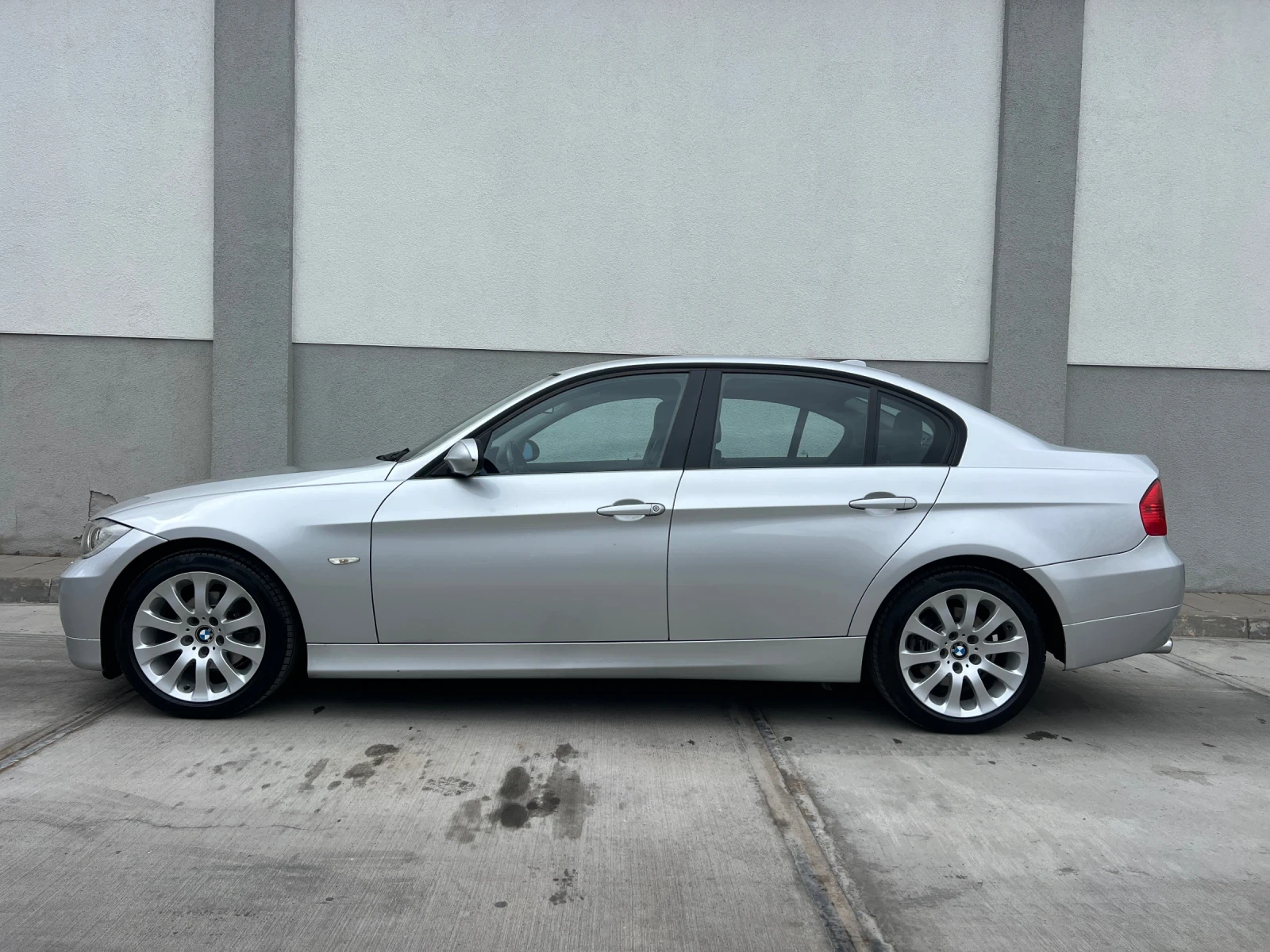BMW 320  2.0i Facelift , снимка 3 - Автомобили и джипове - 53890907