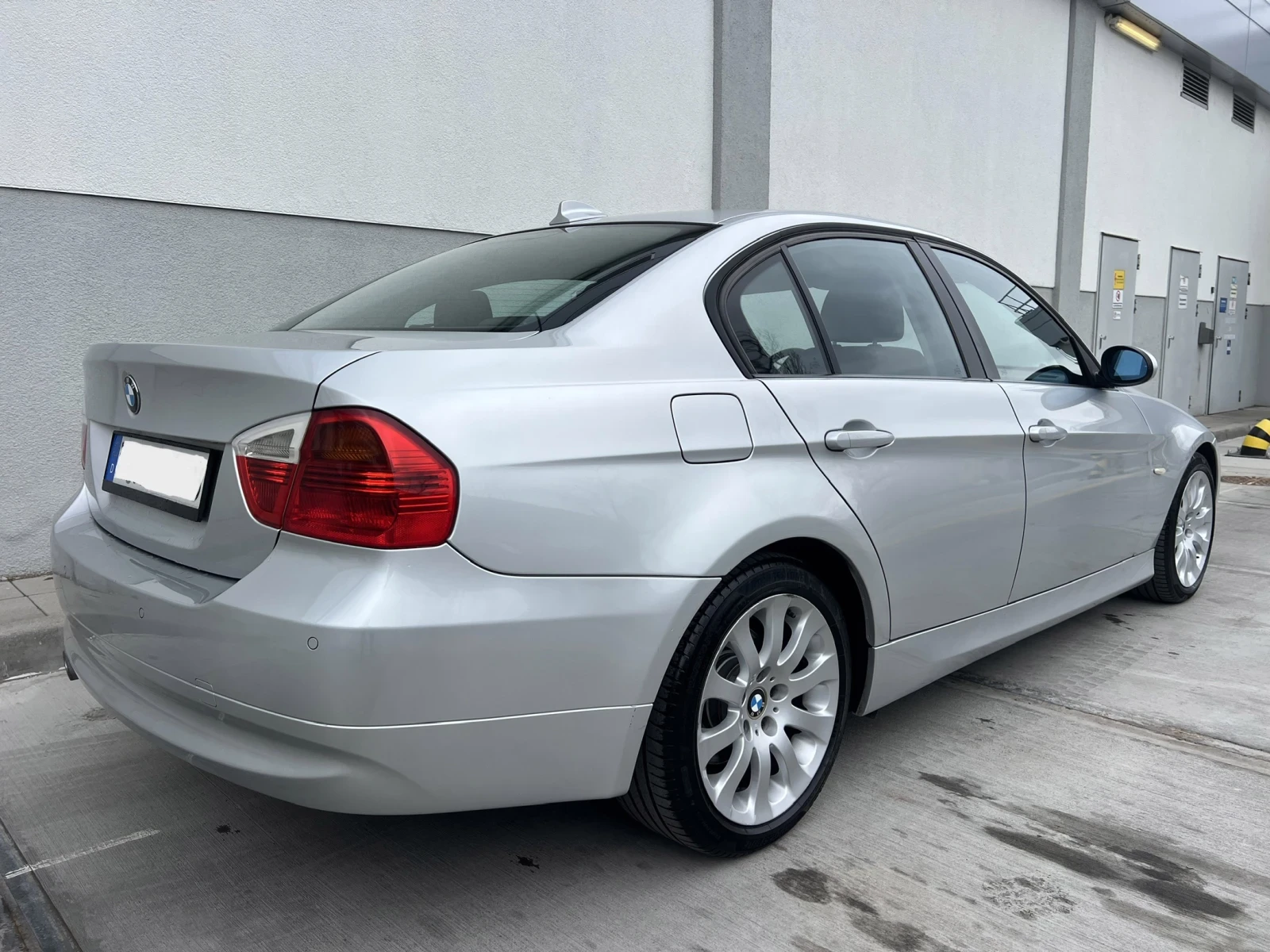 BMW 320  2.0i Facelift , снимка 5 - Автомобили и джипове - 53890907