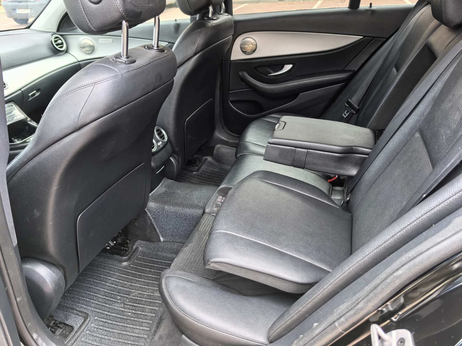 Mercedes-Benz E 200, снимка 9 - Автомобили и джипове - 53944856