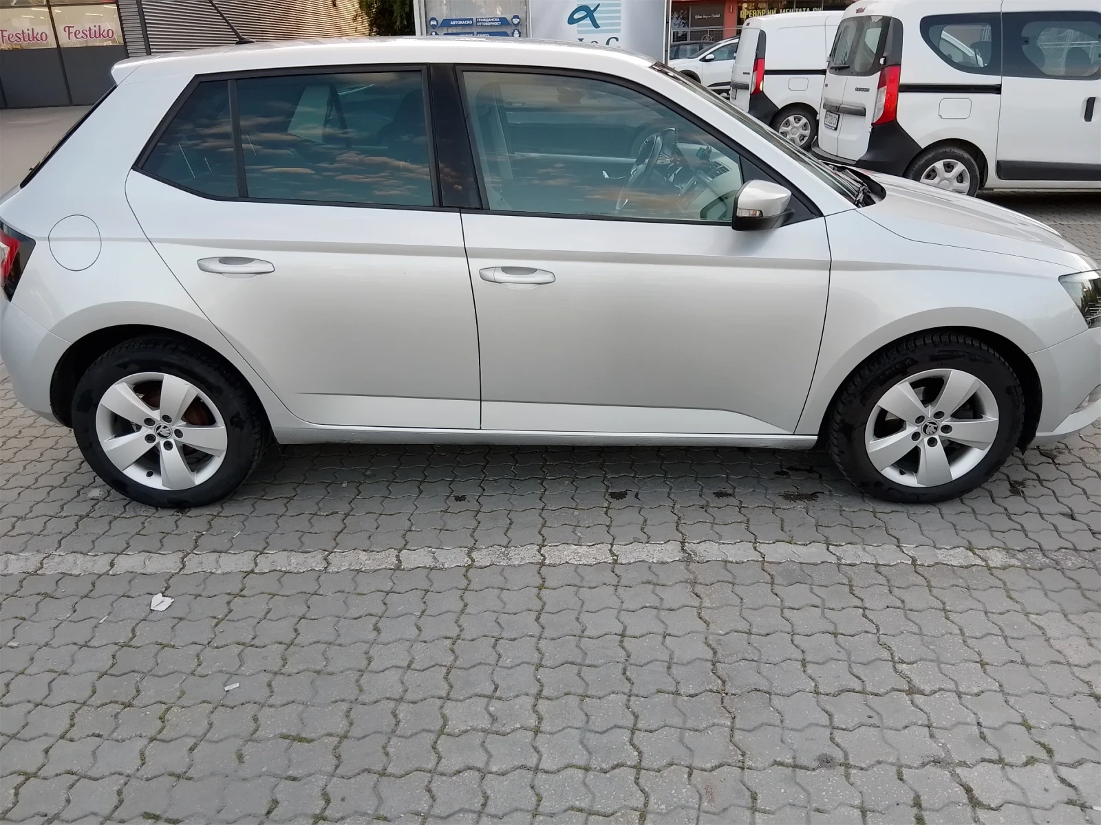 Skoda Fabia 1.4, снимка 5 - Автомобили и джипове - 54315735