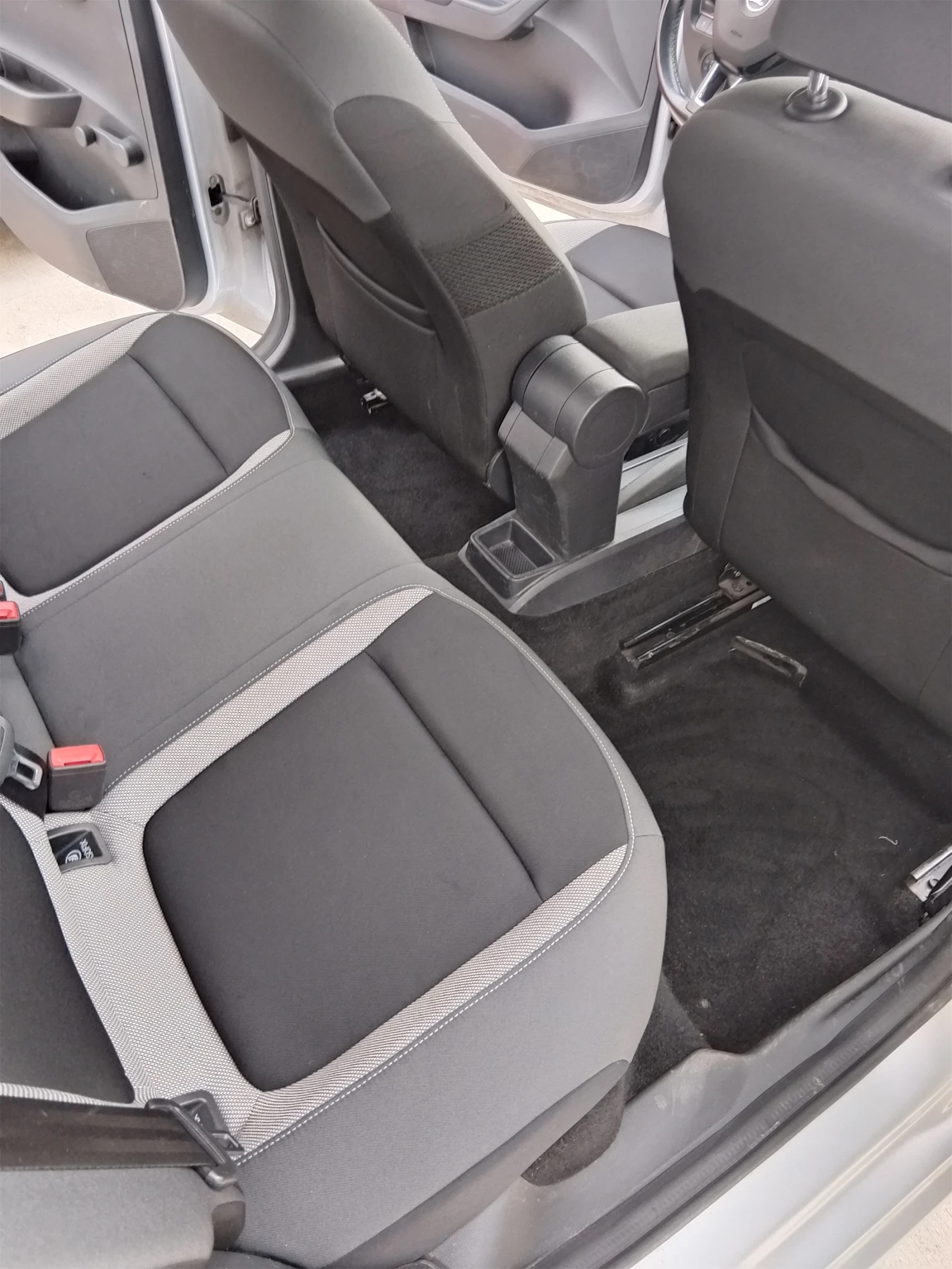 Skoda Fabia 1.4, снимка 16 - Автомобили и джипове - 54315735