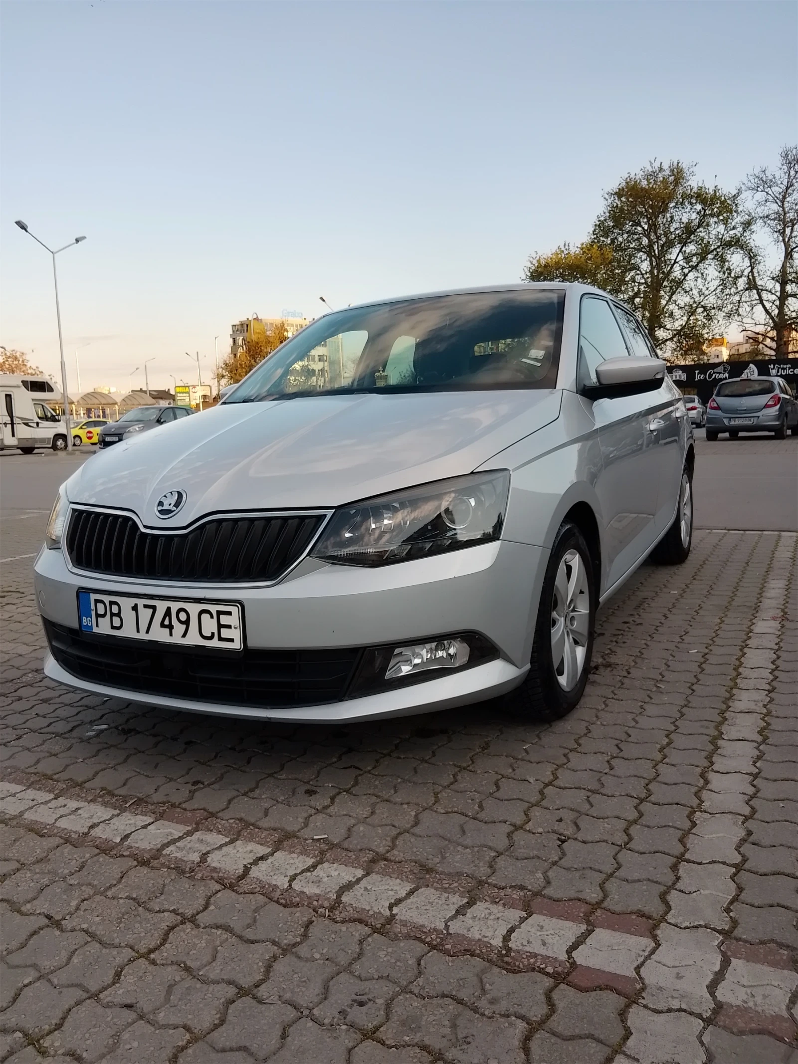 Skoda Fabia 1.4, снимка 3 - Автомобили и джипове - 54315735