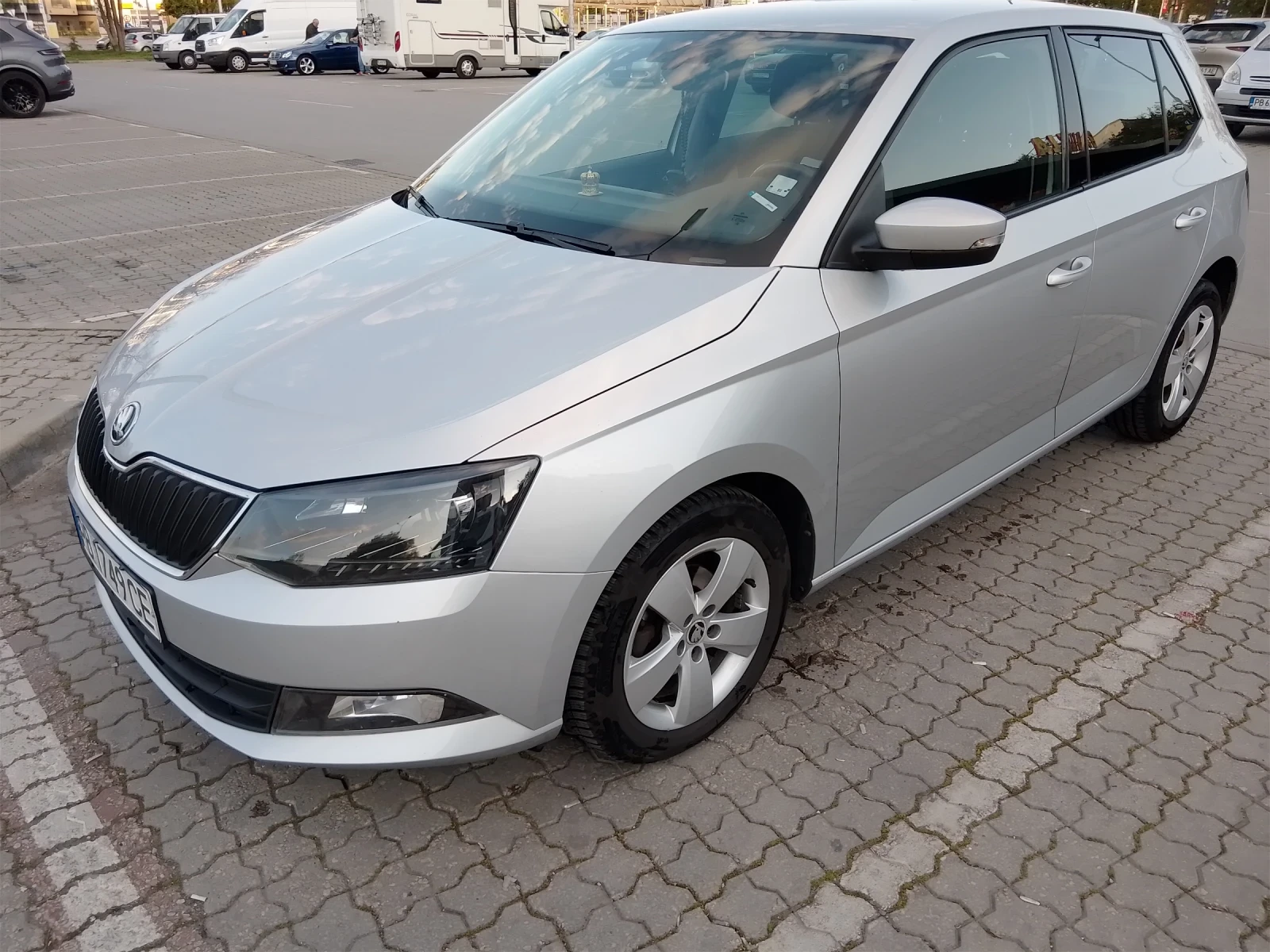 Skoda Fabia 1.4, снимка 2 - Автомобили и джипове - 54315735