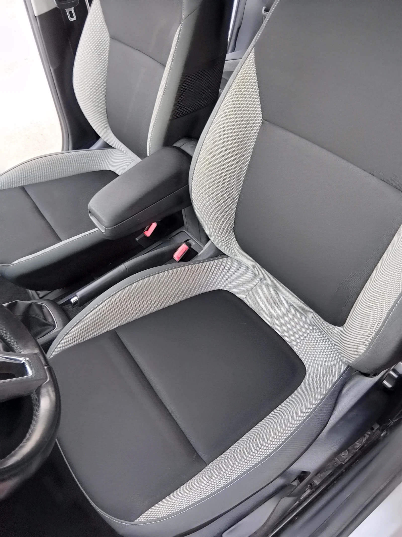 Skoda Fabia 1.4, снимка 12 - Автомобили и джипове - 54315735