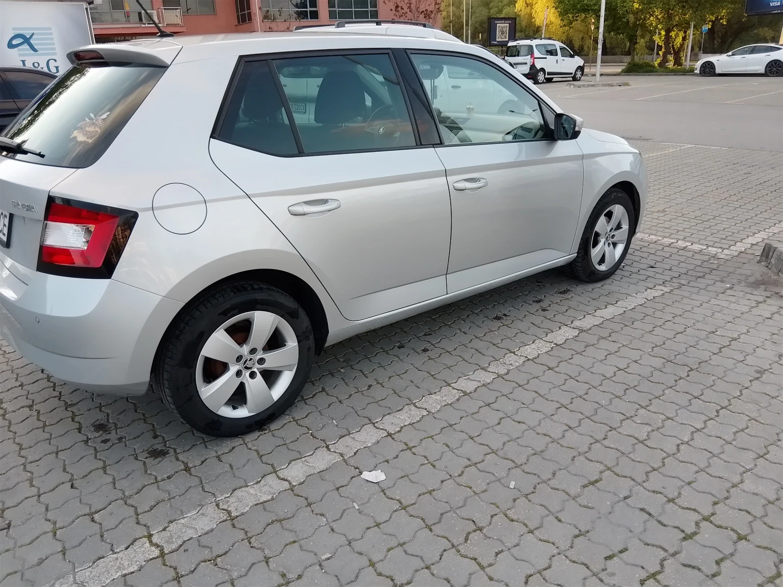Skoda Fabia 1.4, снимка 7 - Автомобили и джипове - 54315735