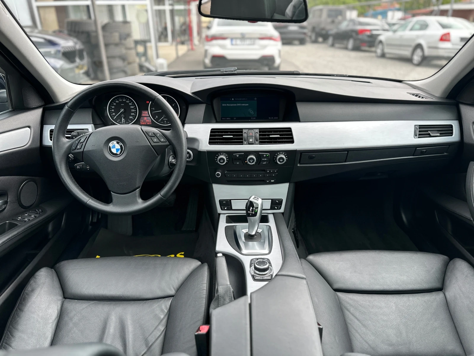 BMW 530 3.0D FACE 215 000KM/PANO/ПОДГРЕВ/ПАМЕТИ/TOP, снимка 12 - Автомобили и джипове - 54490730