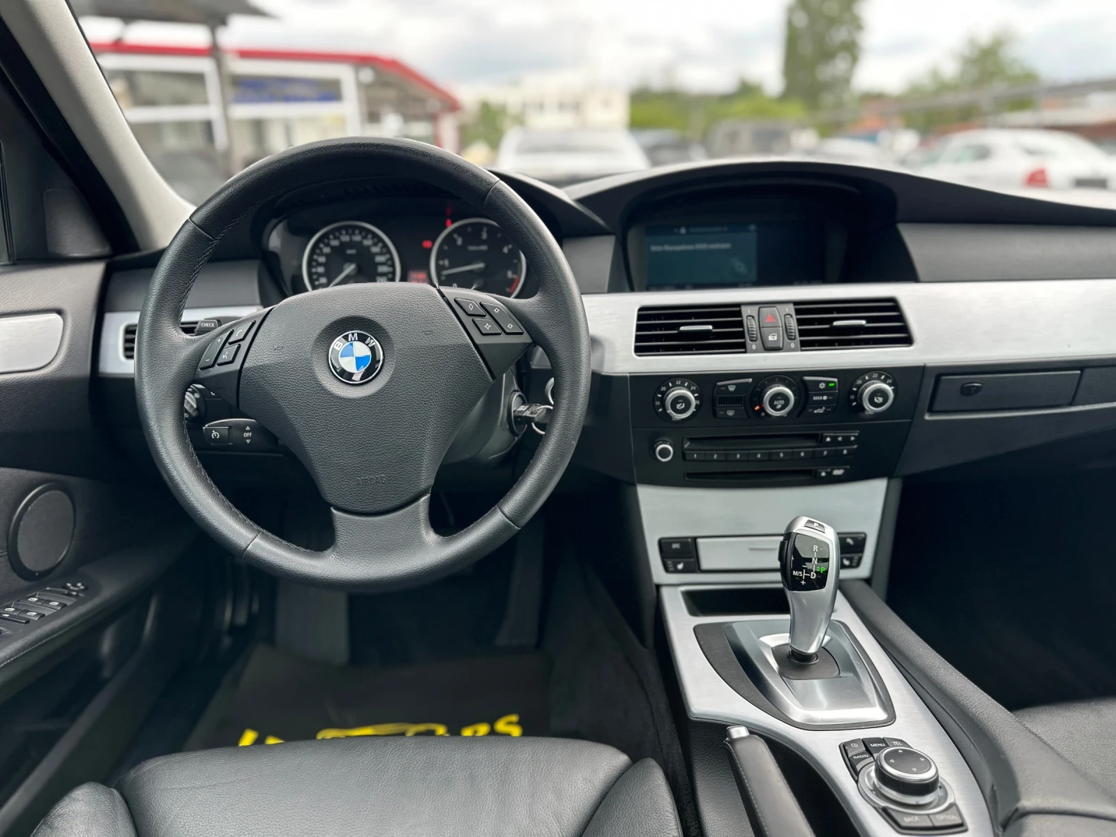 BMW 530 3.0D FACE 215 000KM/PANO/ПОДГРЕВ/ПАМЕТИ/TOP, снимка 15 - Автомобили и джипове - 54490730