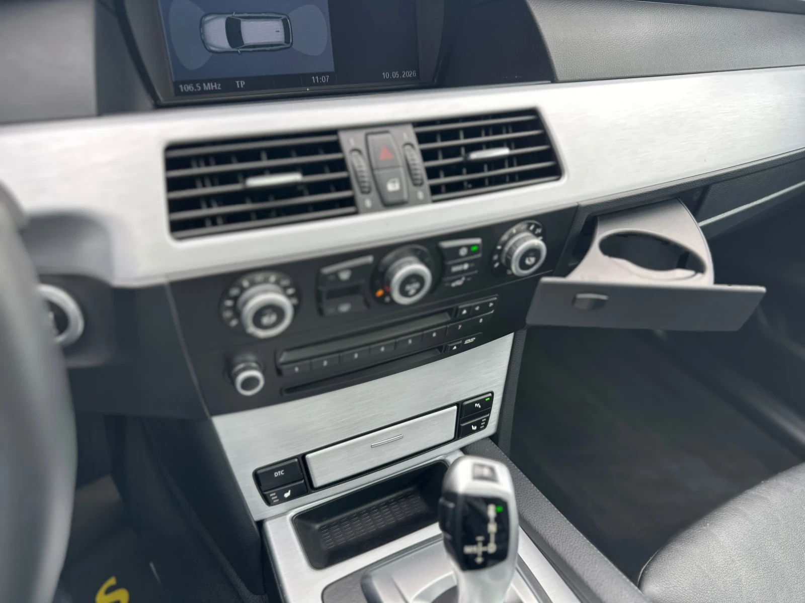 BMW 530 3.0D FACE 215 000KM/PANO/ПОДГРЕВ/ПАМЕТИ/TOP, снимка 11 - Автомобили и джипове - 54490730