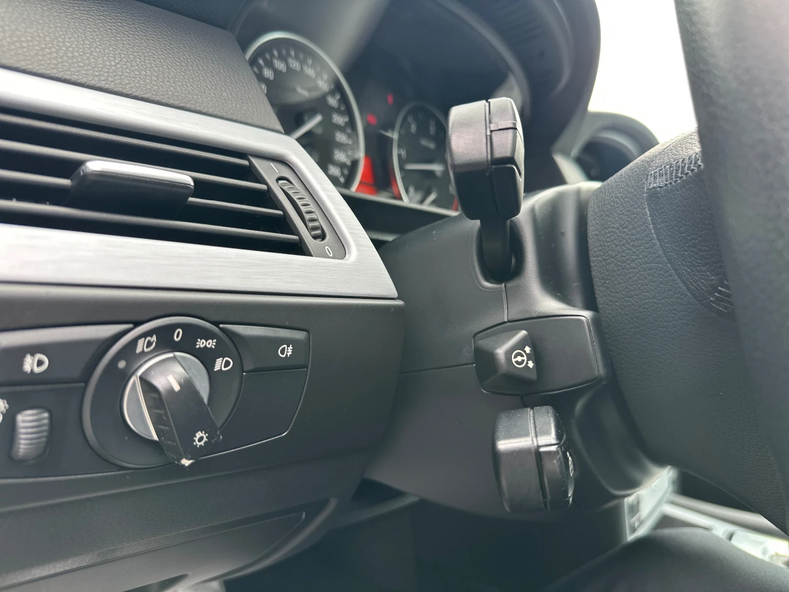 BMW 530 3.0D FACE 215 000KM/PANO/ПОДГРЕВ/ПАМЕТИ/TOP, снимка 16 - Автомобили и джипове - 54490730