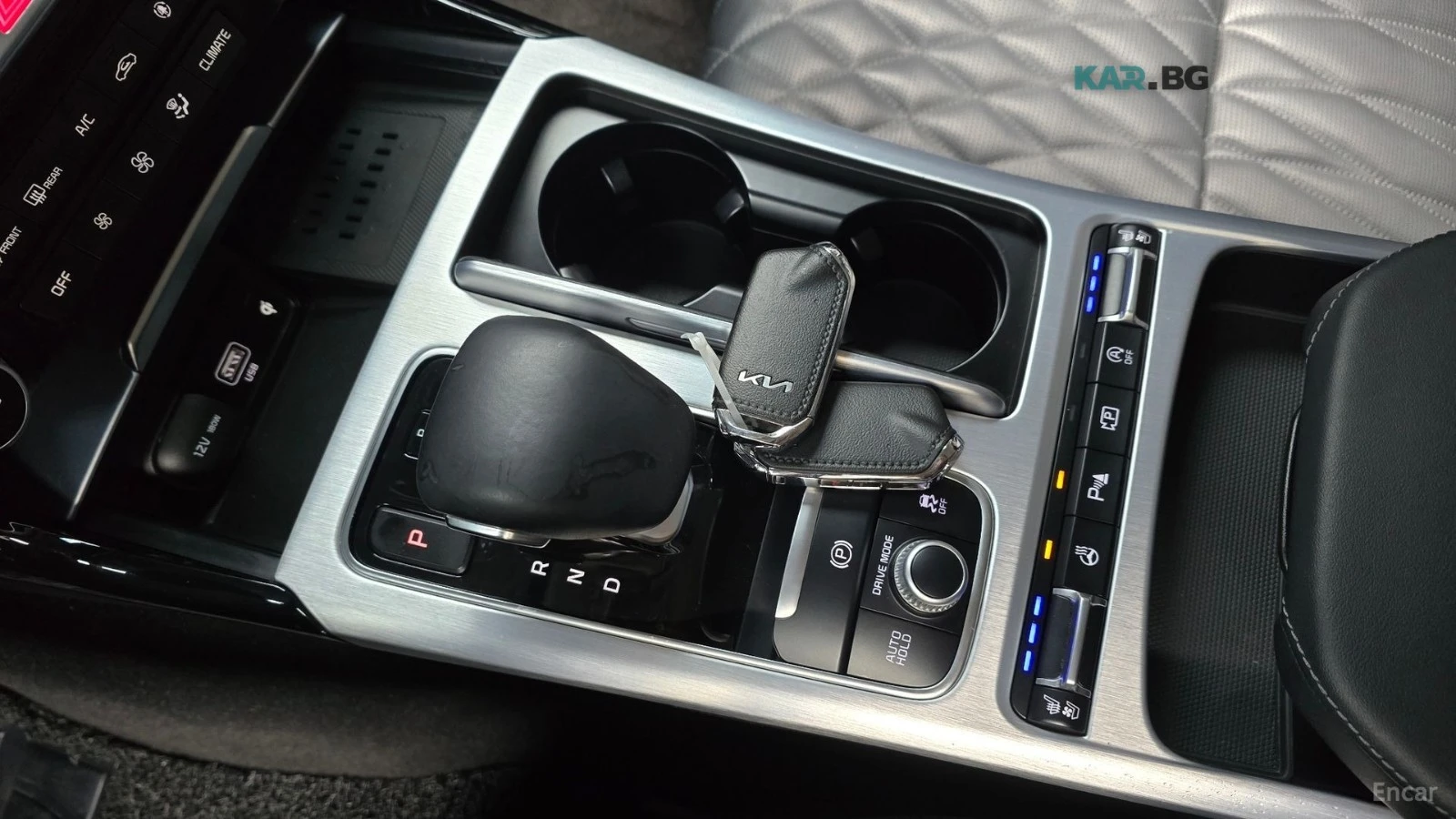 Kia Stinger, снимка 9 - Автомобили и джипове - 54776549