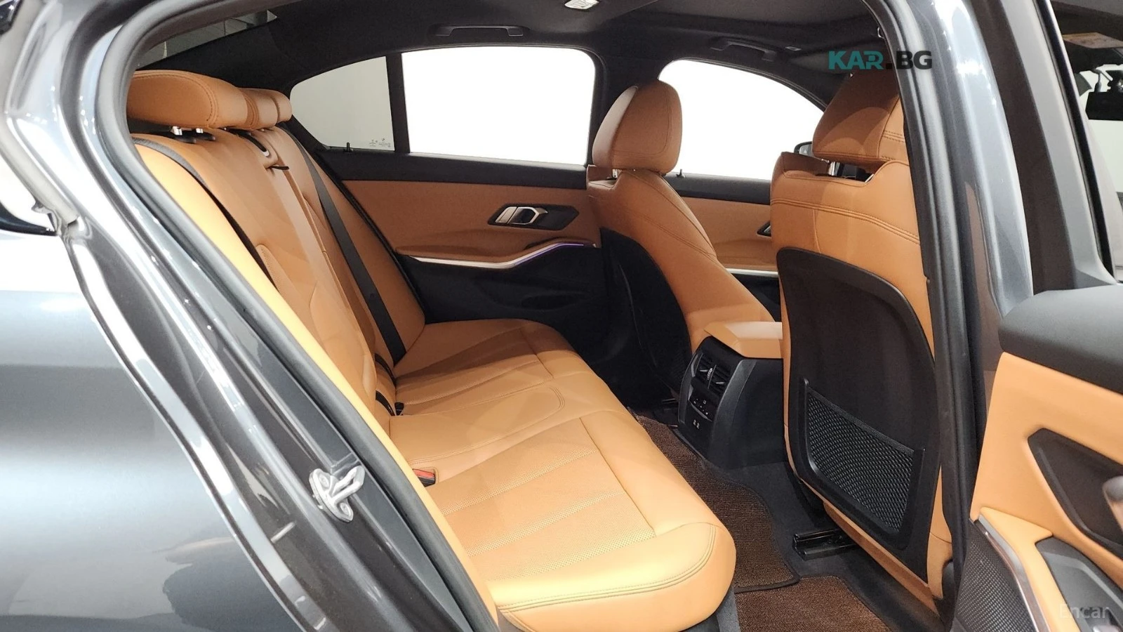 BMW 320 M-SPORT/DISTRONIC/KEYLESS, снимка 16 - Автомобили и джипове - 54814077