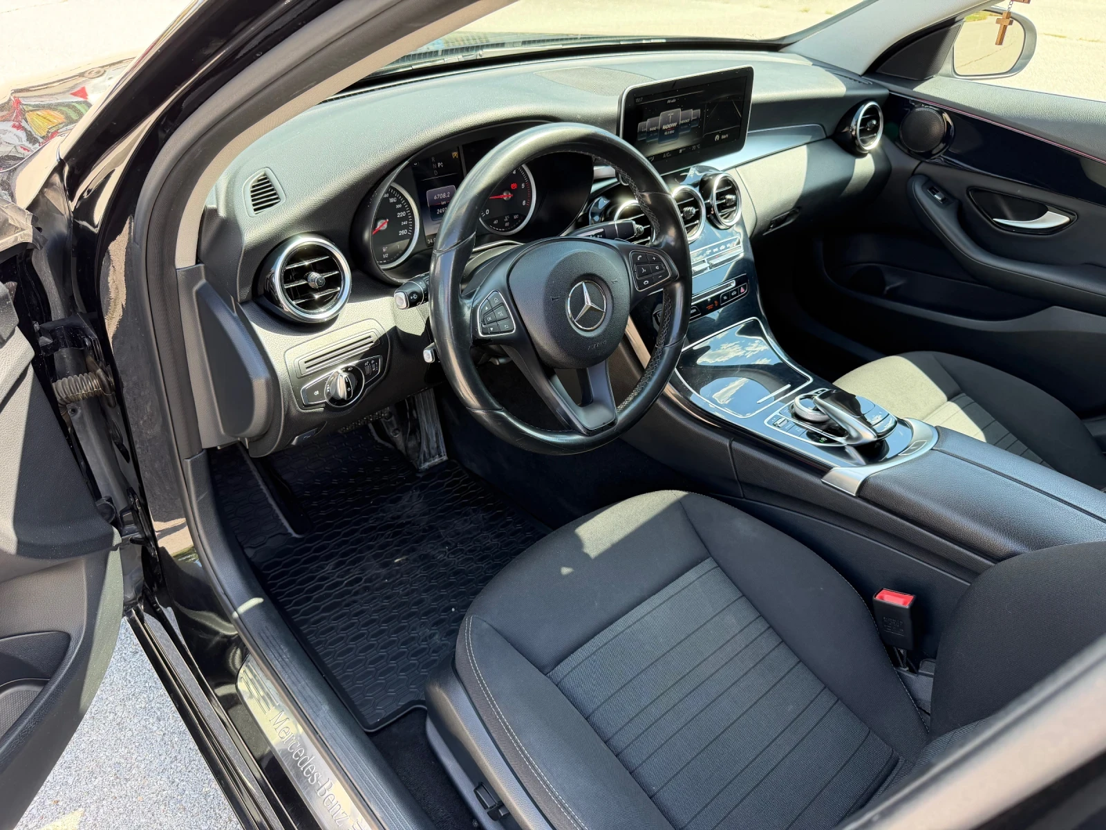 Mercedes-Benz C 220 ОБСЛУЖЕНА= НАВИ, снимка 7 - Автомобили и джипове - 54994097