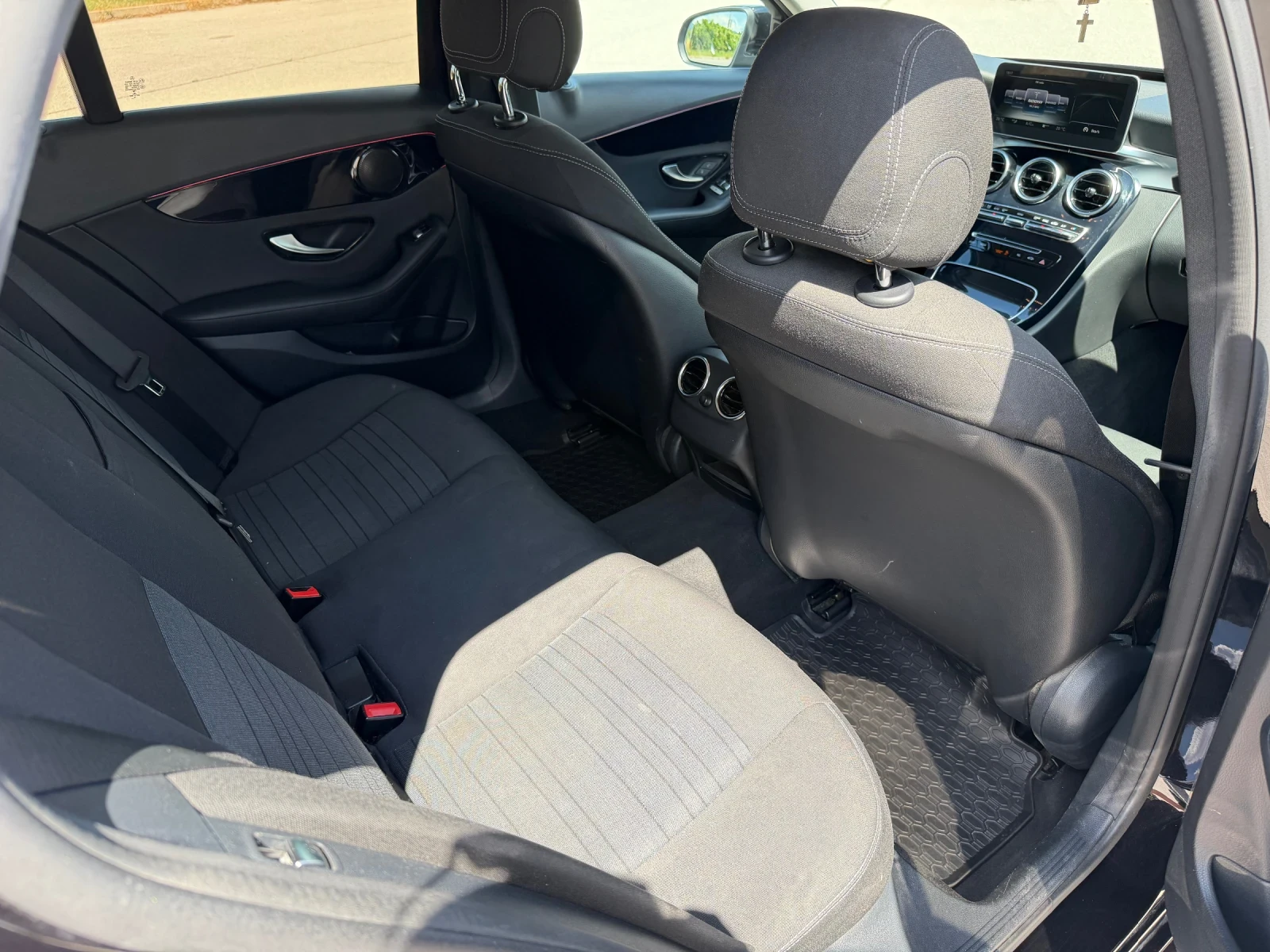 Mercedes-Benz C 220 ОБСЛУЖЕНА= НАВИ, снимка 10 - Автомобили и джипове - 54994097