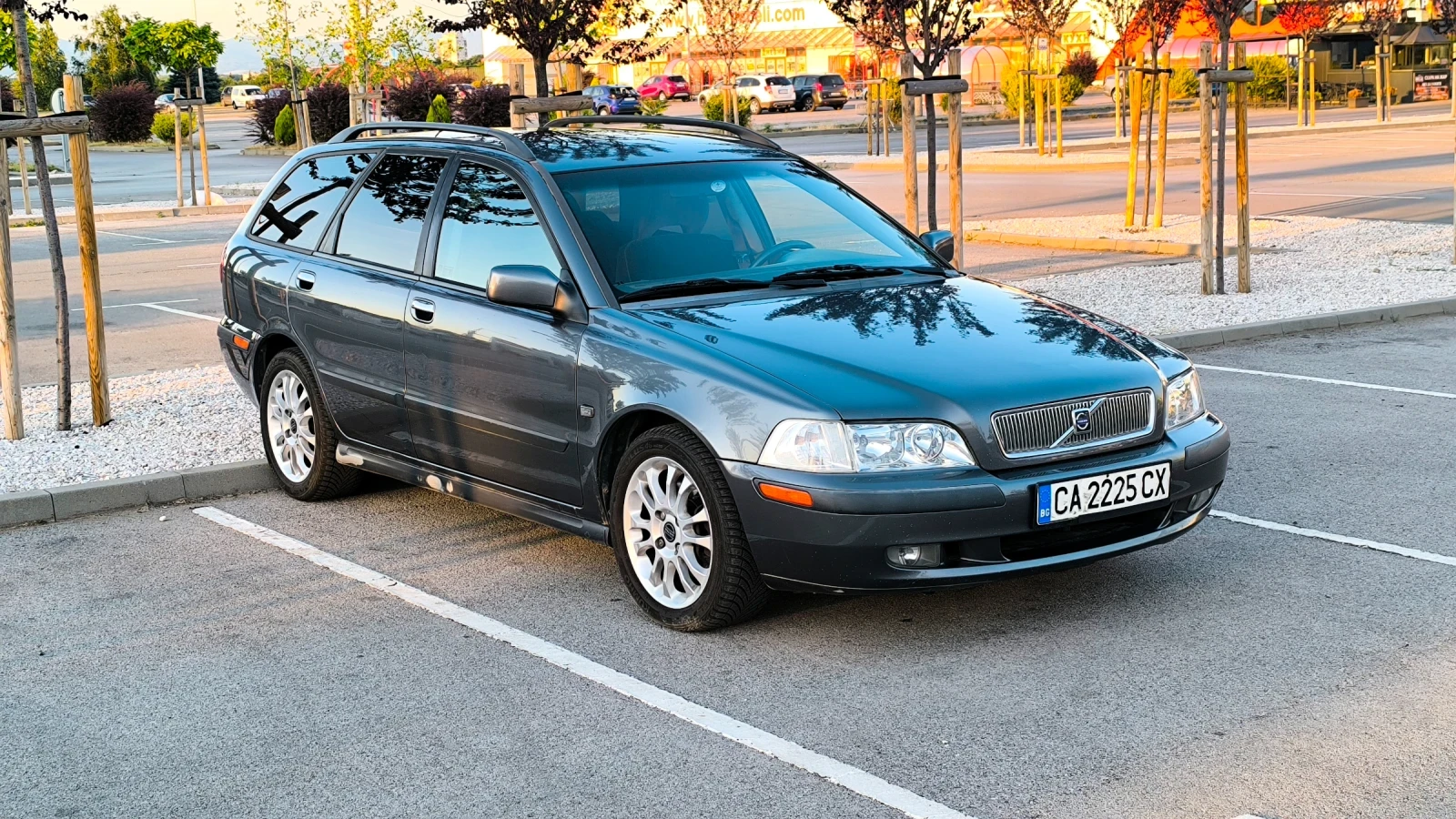 Volvo V40 1.9d, снимка 2 - Автомобили и джипове - 55059099