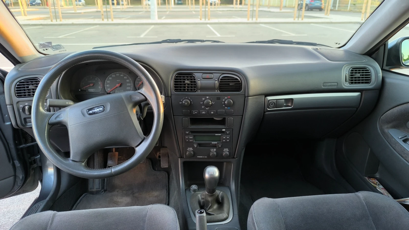 Volvo V40 1.9d, снимка 9 - Автомобили и джипове - 55059099