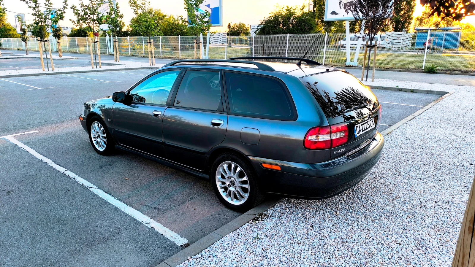 Volvo V40 1.9d, снимка 14 - Автомобили и джипове - 55059099