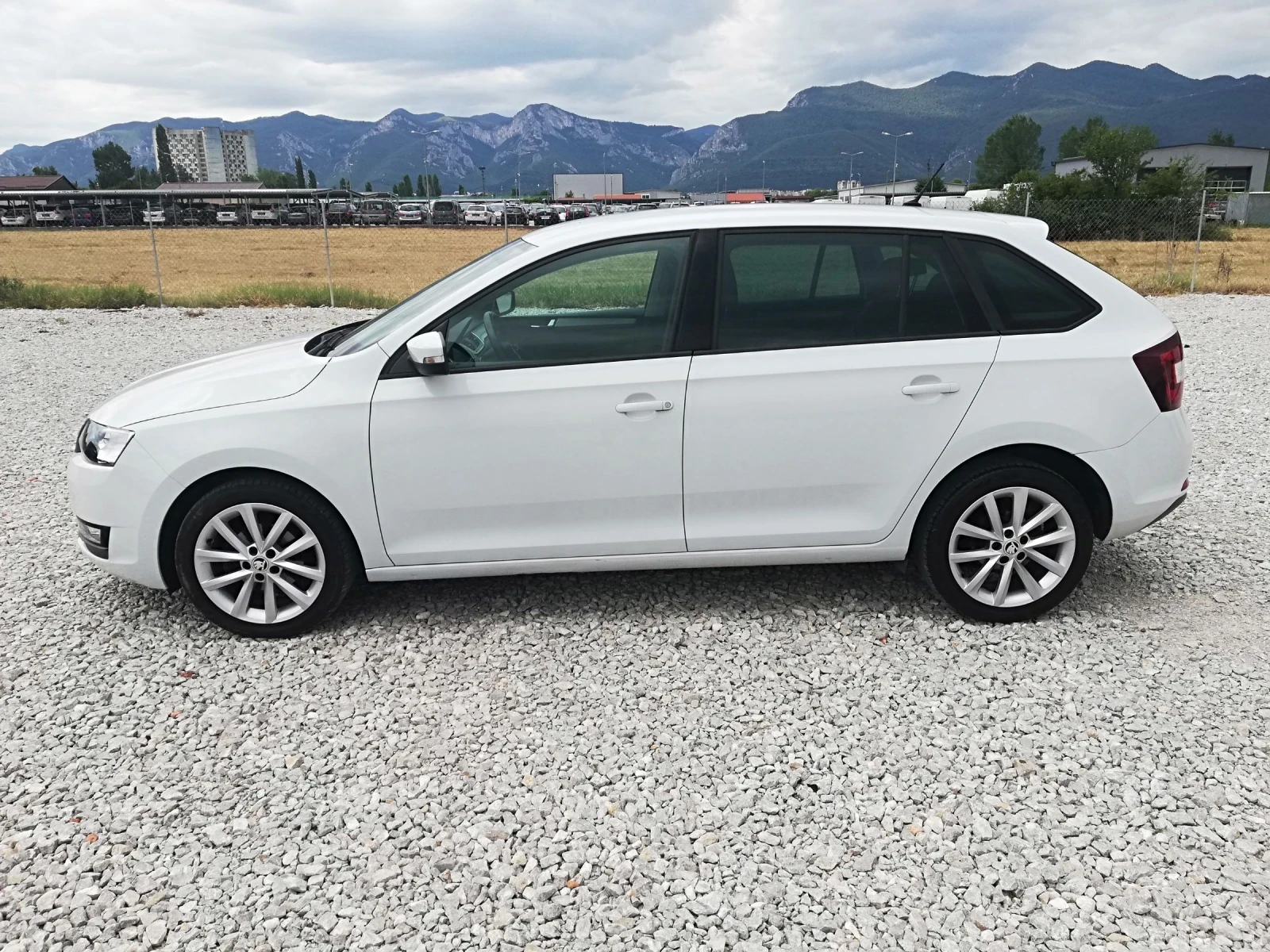 Skoda Rapid 1.4 tdi kli ITALIA, снимка 3 - Автомобили и джипове - 55401067