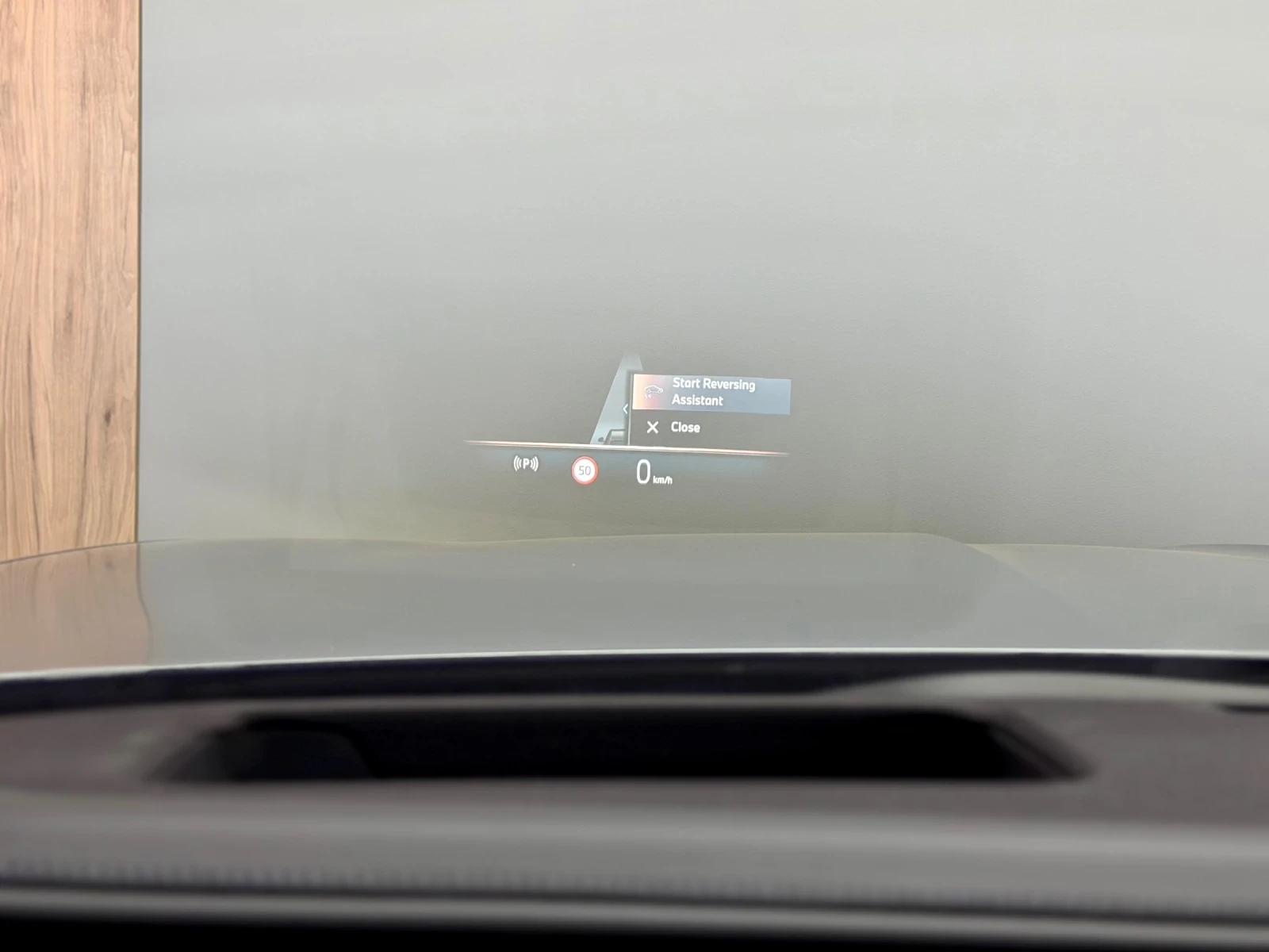 BMW 750 e xDrive M sport Theatre Screen 1-ви Собственик , снимка 9 - Автомобили и джипове - 55618534