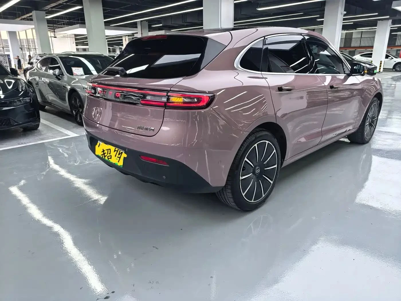 AITO 5, снимка 6 - Автомобили и джипове - 56711025