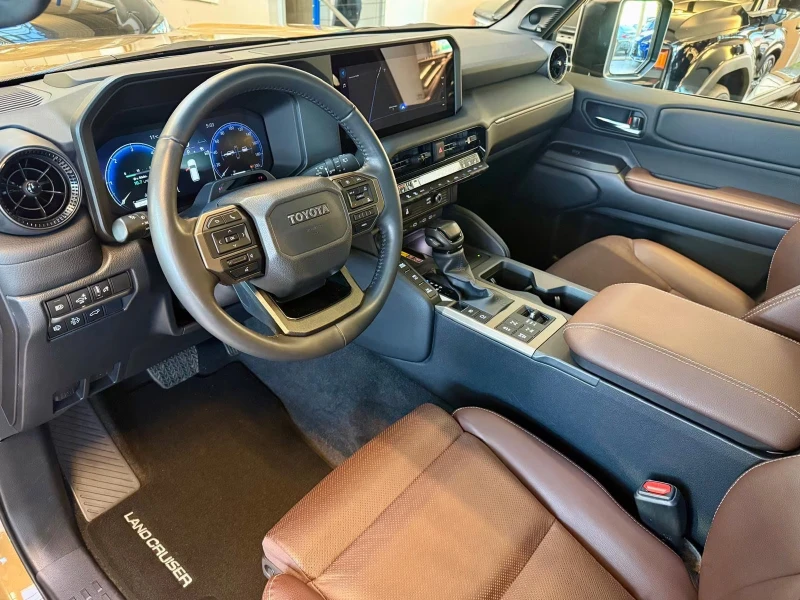 Toyota Land cruiser LC250/204HP/TEC-EDITION/7S/PANO/HUD/JBL/360/588g, снимка 8 - Автомобили и джипове - 52400005