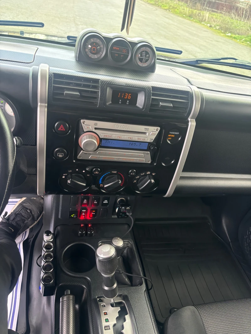 Toyota Fj cruiser 4.0, снимка 13 - Автомобили и джипове - 53020165