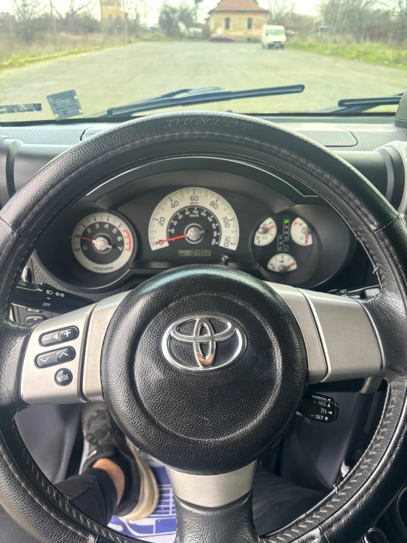 Toyota Fj cruiser 4.0, снимка 14 - Автомобили и джипове - 53020165