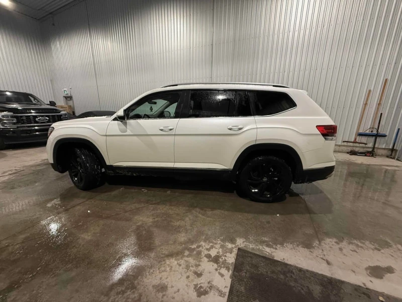 VW Atlas * Highline * CARFAX * БЕЗ ПЪРВОНАЧАЛНА ВНОСКА, снимка 16 - Автомобили и джипове - 53080312