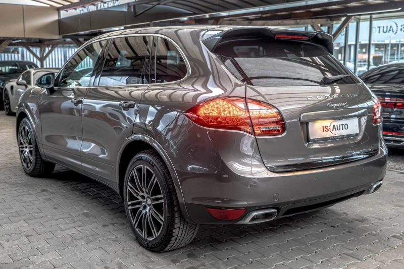 Porsche Cayenne 4.2TDI/PDLS/PCM/Камера/Подгрев/Панорама/Side Assis, снимка 6 - Автомобили и джипове - 53448382