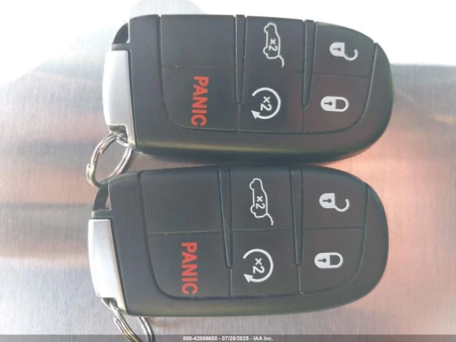 Jeep Grand cherokee 3.6* V6* 8ZF* ПОДГРЕВ* КАМЕРА* КЕЙЛЕС* LANE* ASSIS - изображение 10