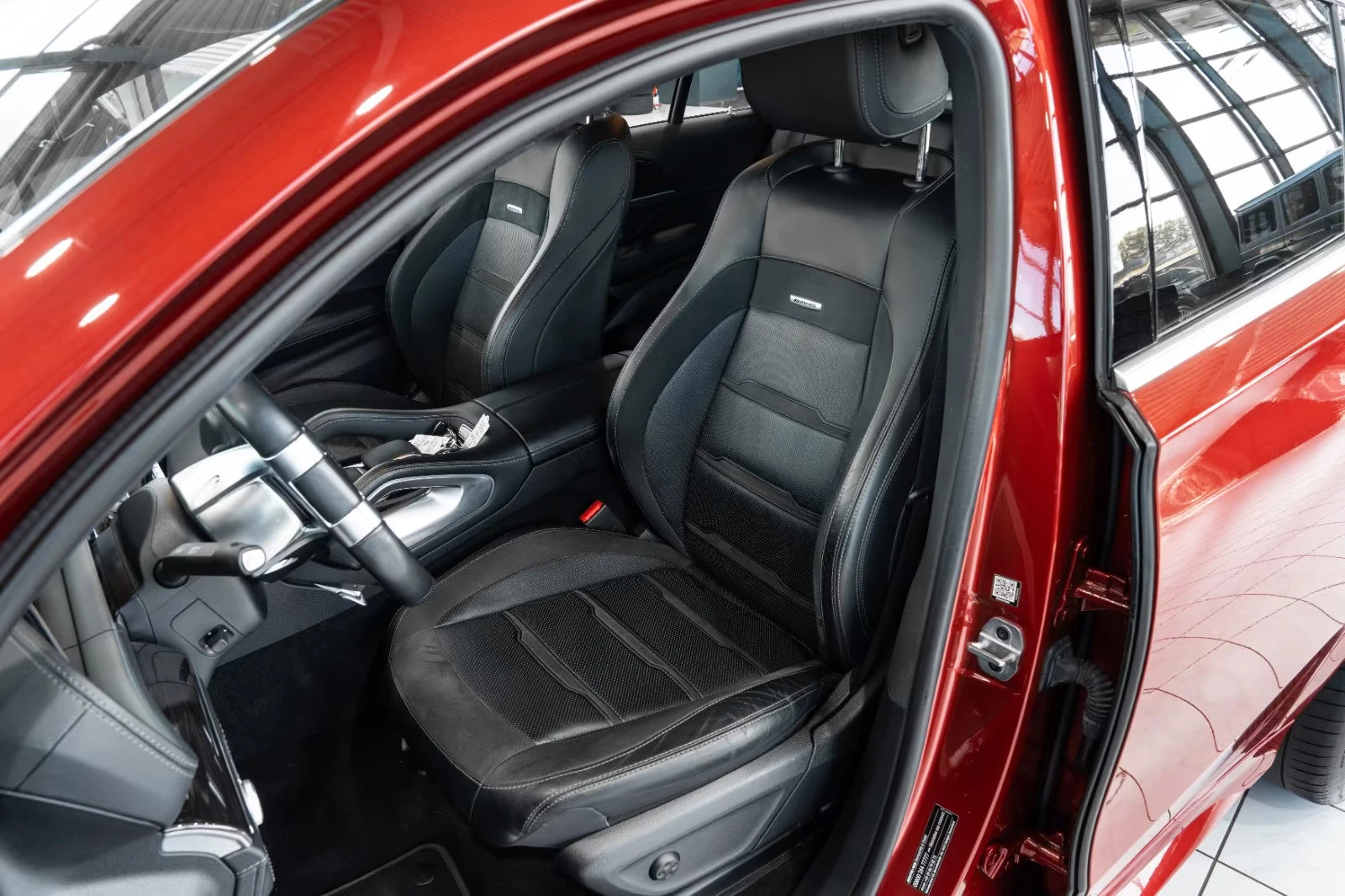Mercedes-Benz GLE 63 AMG 4MATIC+ /COUPE/571HP/HUD/CARPLAY/CAM/DIGI/MEMO/144 - изображение 8