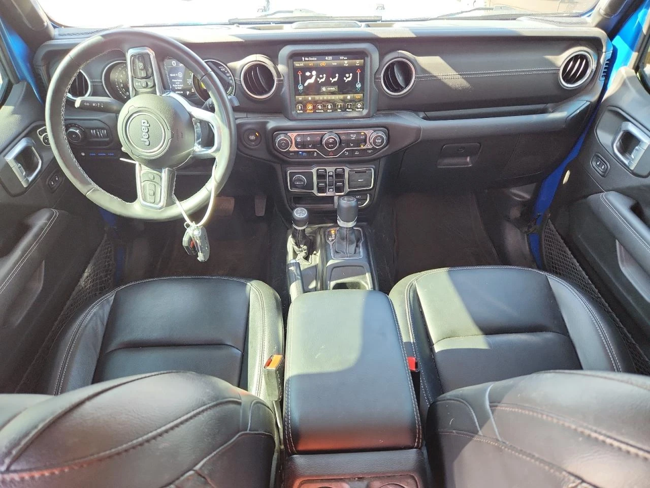 Jeep Wrangler UNLIMITED SAHARA 4XE - изображение 8