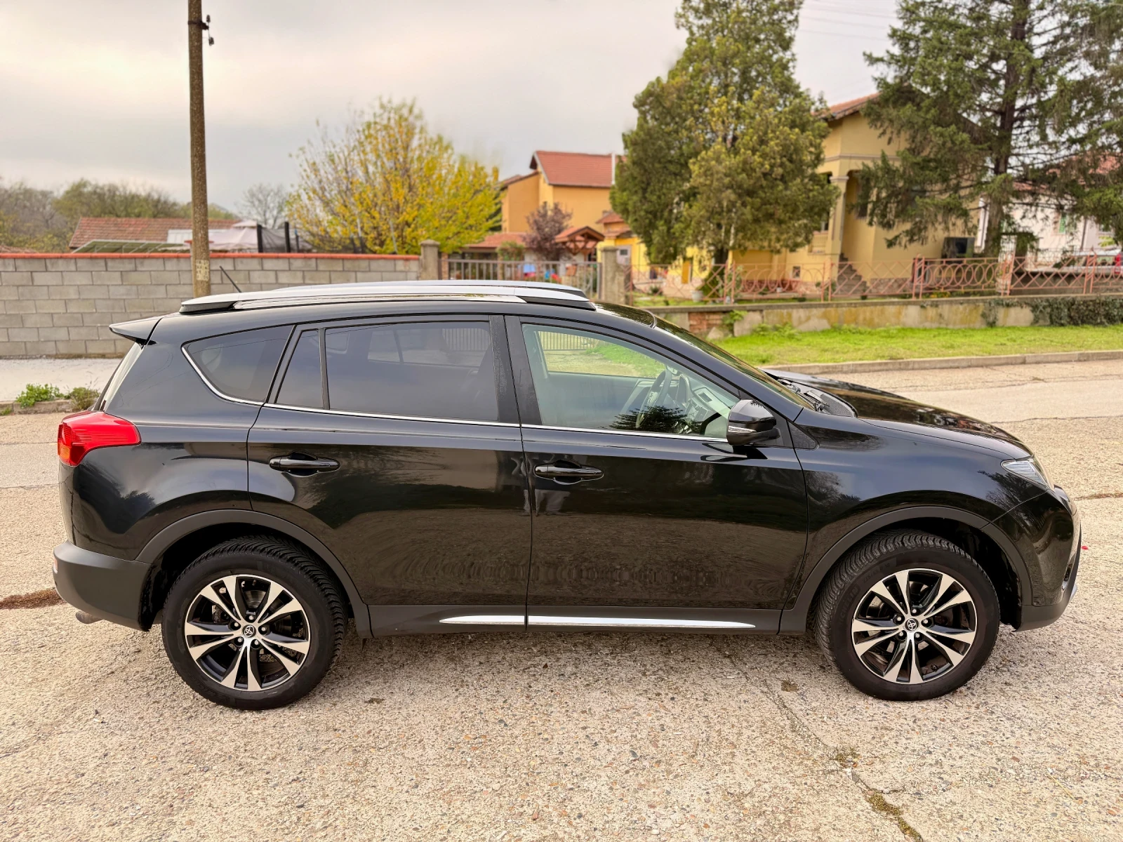 Toyota Rav4 Edition S+ 4x4 2.0i Бензин Keyless Go - изображение 2