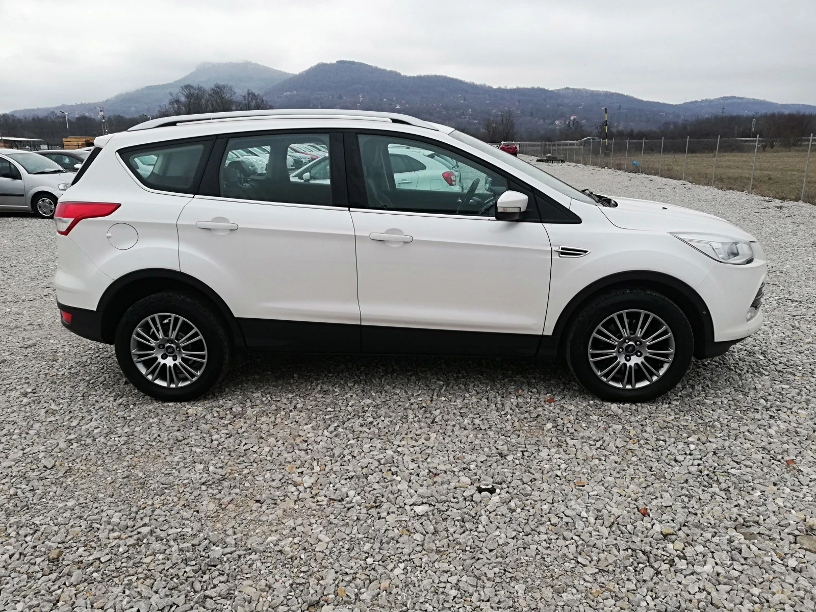 Ford Kuga 2.0D KLI NAVI 140KS - изображение 7