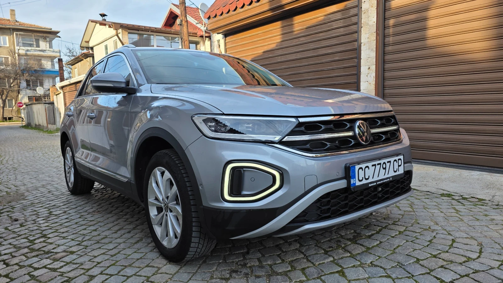 VW T-Roc, снимка 2 - Автомобили и джипове - 53800568